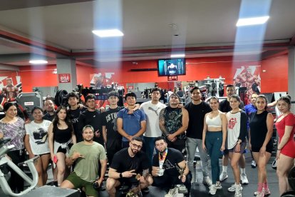 Martín Pineda entrena junto a sus amigos en Baños y también guía a nuevos talentos.