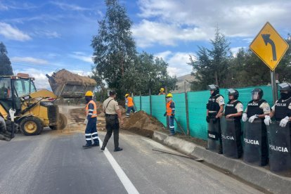 Los cierres viales continúan en el día 15 del paro nacional.