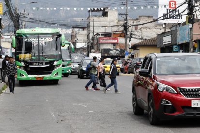 Hasta la tranquilidad que había para cruzar las calles han perdido los residentes.