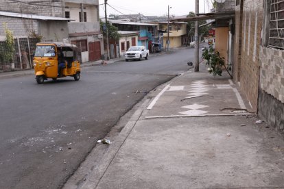 En la zona, este lunes, todavía había huellas del ataque armado.