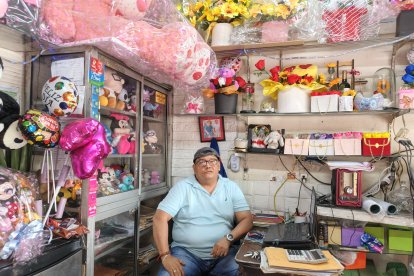 Carlos Vargas es un comerciante que ha vivido los males que tiene el parque Centenario.