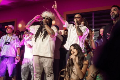 Zion y Lennox durante la residencia de Bad Bunny.