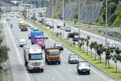 Hay ciudadanos que hasta usan mascarilla para protegerse de la contaminación.