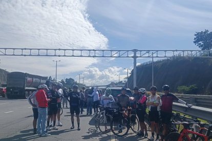 Varios ciclistas quedaron impactados con la noticia.