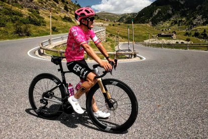 Richard Carapaz pone la mira en el Giro de Italia.