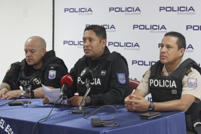 La Policía brindó una rueda de prensa tras el operativo.
