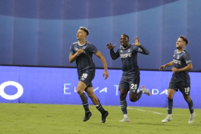 Universidad Católica espera a su rival en la semifinal de la Copa Ecuador 2025.