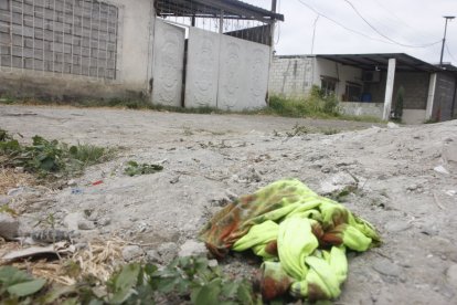 Aún quedan huellas de lo que fue la balacera en Chongón.