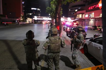 La explosión ocurrió la noche de este 14 de octubre. La Policía investiga las causas.