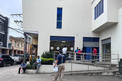 La cabeza de un estudiante que abandonado en el exterior del Municipio de Pasaje.