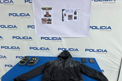 Las  prendas de vestir y otros indicios que vincularían a un sospechoso en la investigación de la muerte del estudiante.
