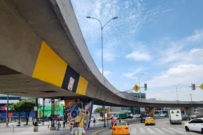 La avenida fue habilitada para el paso vehicular y peatonal este viernes 17 de octubre.