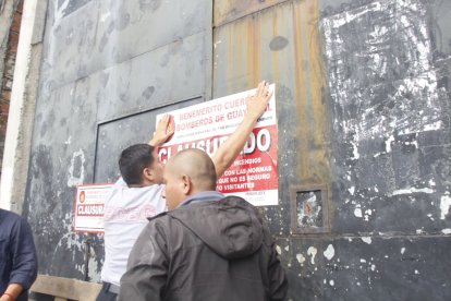 Personal de Bomberos clausuró el lugar.