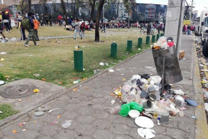 Durante las protestas de 2022, el parque también quedó contaminado con basura.