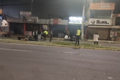 El vehículo fue llevado a los patios de la Agencia Metropolitana de Tránsito. Quedo destruido.