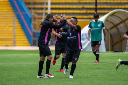 Liga La Paz tuvo al exfutbolista Jhonny Baldeón entre sus principales figuras.