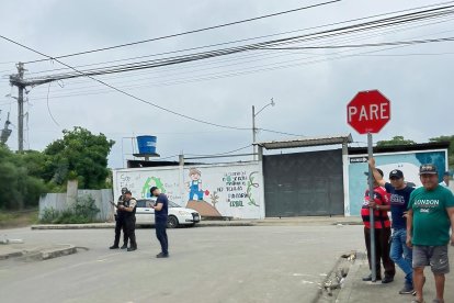 Junto al cuerpo del adolescente dejaron un panfleto con amenazas a un grupo delictivo