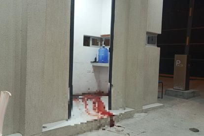 La víctima se encontraba dentro de la garita cuando sujetos armados lo sorprendieron y acabaron con su vida.