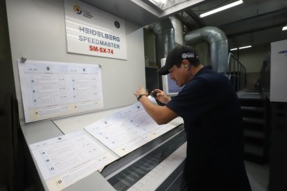 El 31 de octubre de 2025 empezará la distribución de papeletas electorales al exterior.