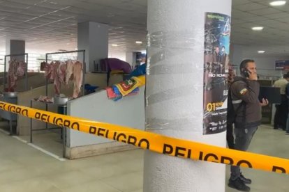Lugar del ataque en el Complejo Comercial Azogues.