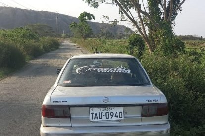 A dos kilómetros de la escena los pistoleros abandonaron un vehículo y prendas de vestir

AG-EXTERNOS