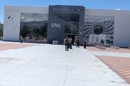 Los Policías del Distrito Sur están investigando el ataque a un hombre cuando regresaba a su casa.
