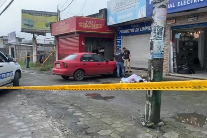 El hombre quedó al pie de un negocio, en la vía a Quevedo.