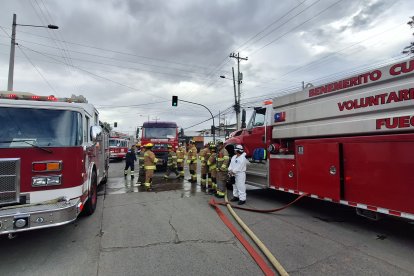 Incendio en parque industrial de Cuenca fue controlado, reportaron bomberos.