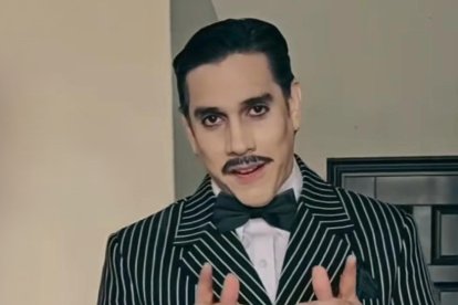 Actualmente se prepara para encarnar a Homero, en la serie Los locos Addams que se estrenará este diciembre.

AG-EXTERNOS