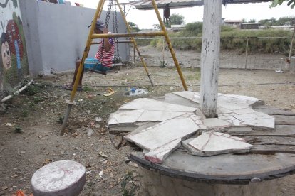 Un pequeño parque se encuentra en mal estado desde hace meses.