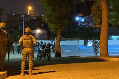 Efraín Mero fue asesinado a tiros en una cancha de indor, en el populoso barrio Santa Clara, de Manta