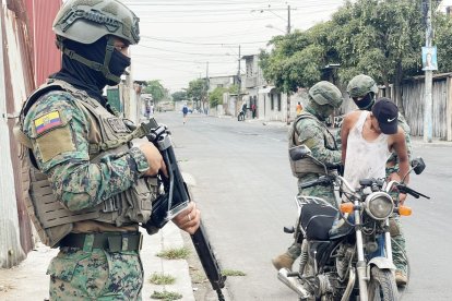 Los operativos se mantienen en el cantón Durán, en el segundo día de militarización.