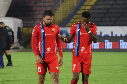 En El Nacional la tónica de los últimos meses ha sido la misma: jugadores impagos y resultados deportivos variables, situación que torna difícil el desarrollo.