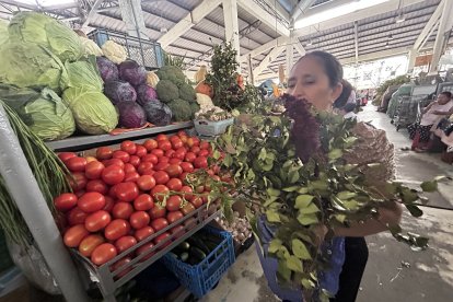 También se hallan con facilidad los montes para las típicas preparaciones de la fecha.
