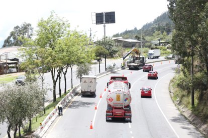 La avenida Simón Bolívar es una de las vías más problemáticas en Quito.