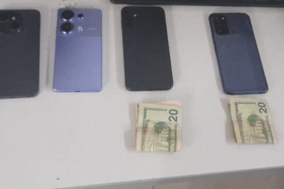 Como evidencias se hallaron celulares y dinero en efectivo.