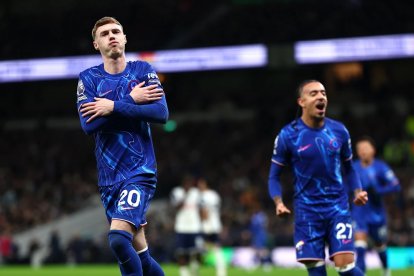 Cole Palmer marcó doblete en la ultima visita del Chelsea a los Spurs, pero no estará disponible este partido por lesión.
