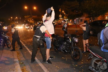 Policías en calles frenaron la 'Rodada del Terror'.