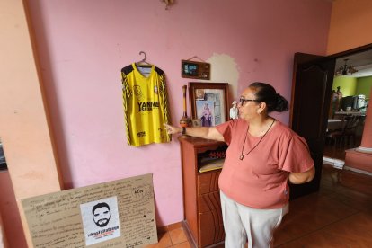 En el cuarto de Diego, todas sus cosas permanecen intactas. Su camiseta, sus medallas.


ag - periodista
ag - granasa