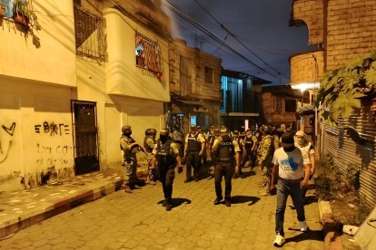 Agentes de la Policía Nacional recorrieron la zona y realizaron operativos para dar con los 