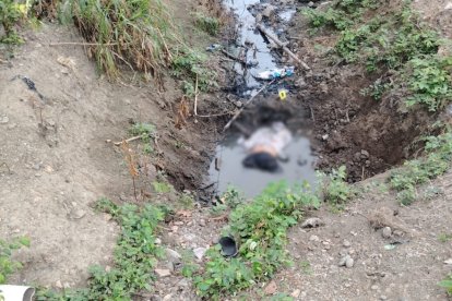 En el segundo hecho, una de las víctimas fue hallada en una zanja.