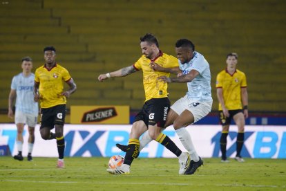 Octavio Rivero dejó Barcelona por Universida de Chile.