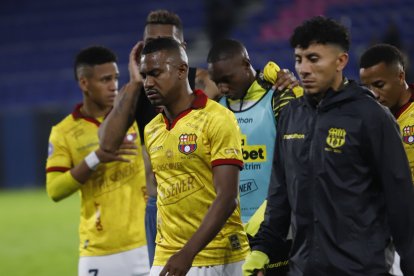 Los rostros de Dixon Arroyo y Joao Rojas reflejan el malestar de la plantilla torera, que vio como en los últimos minutos la Universidad Católica selló el empate en el estadio Banco Guayaquil, en Chillo Jijón.