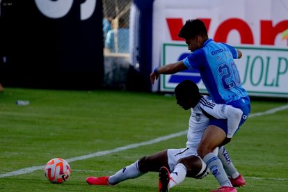 El Bombillo perdió 3-0 en la visita a Macará, en Ambato.