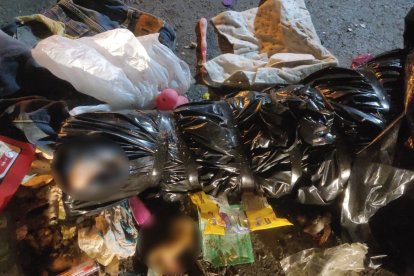 El cuerpo estaba embalado entre fundas con desperdicios.