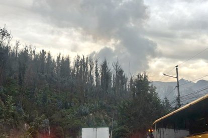 Se registra gran congestión vehicular en la avenida Simón Bolívar.