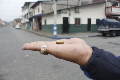 Vaina percutida en la zona.