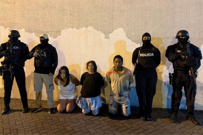 Tres personas fueron capturadas como sospechosa de una extorsión contra una docente.