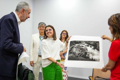 Representando a Ecuador, la vicepresidenta participa en la COP30.