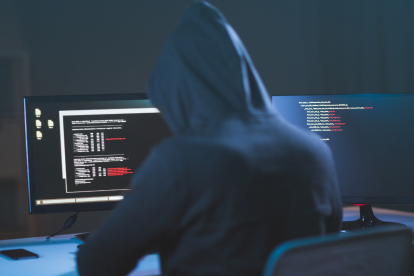 Evita descargar Xuper TV: expertos en seguridad alertan sobre malware, permisos peligrosos y riesgos legales al usar esta app similar a Magis TV.